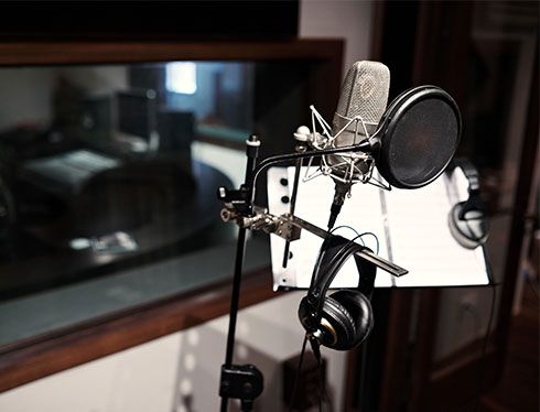 Inspelningsstudio med mikrofon 